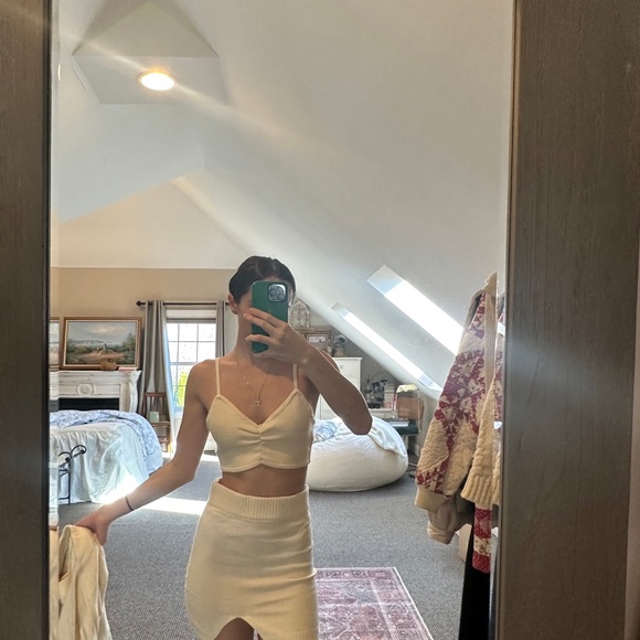 3 Piece Sweater and Skirt Set (Cream) - Picture 3 of 6